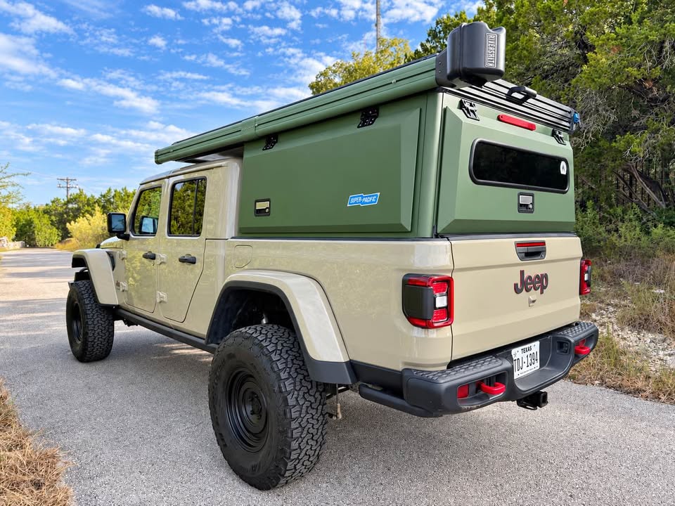 2020 Jeep Gladiator · Rubicon Pickup 4D 5 ft in West Lake Hills, TX (photo 5) — photo 5