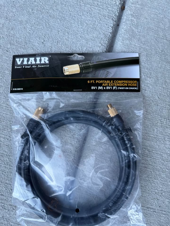 VIAIR Every Vehicle Carry 88P Digital Portable Compressor - Battery Clamps + 6ft extension hose in Castle Rock, CO (photo 5) — photo 5