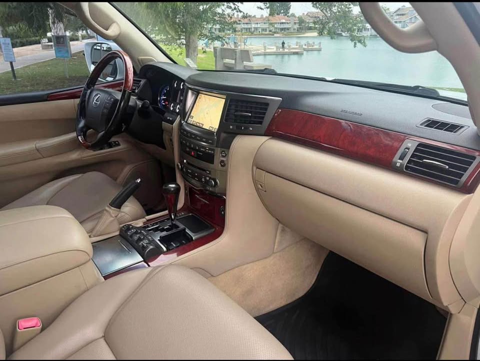 2009 Lexus LX · LX 570 Sport Utility 4D in Irvine, CA (photo 5) — photo 5