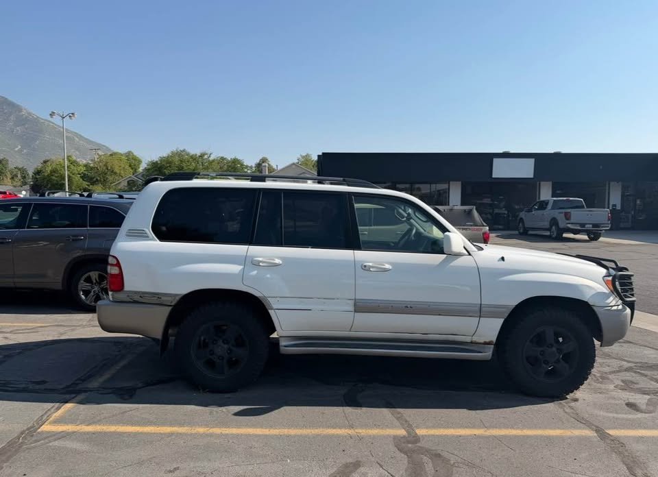 2004 Toyota Landcruiser · Sport Utility 4D in Salt Lake City, UT (photo 5) — photo 5