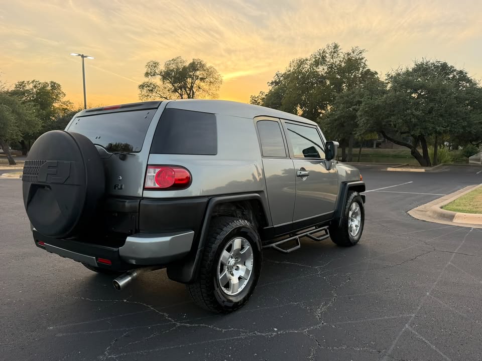 2010 Toyota FJ Cruiser - Backup Camera - Bluetooth - 1-Owner - Clean Title - 176K Miles in Cedar Park, TX (photo 5) — photo 5