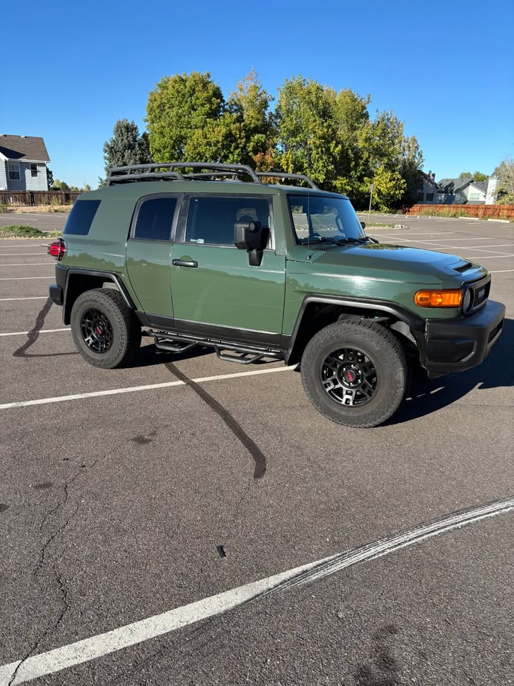 2011 Toyota FJ Cruiser in Centennial, CO (photo 5) — photo 5