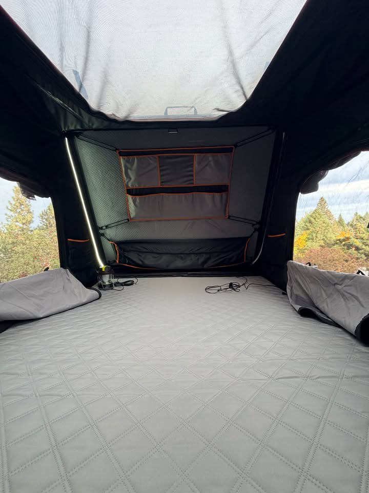 Roofnest Condor Overland 2 hardshell rooftop tent in Bend, OR (photo 5) — photo 5