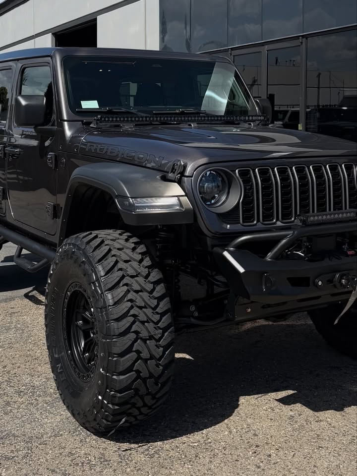 2025 Jeep rubicon 4xe in West Hollywood, CA (photo 5) — photo 5