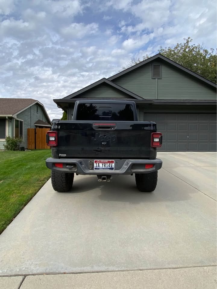 2020 Jeep Gladiator Truck - 33,500 miles - clean title in Boise, ID (photo 5) — photo 5
