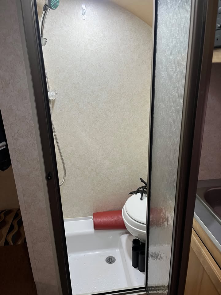2014 T@b 320S - Pristine condition, solar, & Unused Plumbing in Denver, CO (photo 5) — photo 5