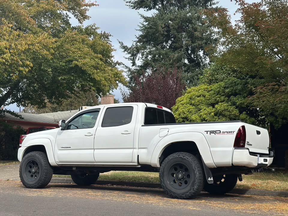 2015 Toyota Tacoma TRD Sport Pickup 4D 6 ft in Portland, OR (photo 5) — photo 5