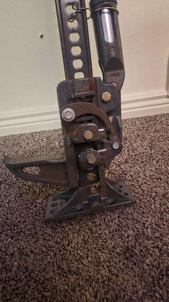 Hi-Lift X-Treme 48" Off-Road Recovery Jack (Model XT-485) - Great Condition in Ogden, UT (photo 5) — photo 5
