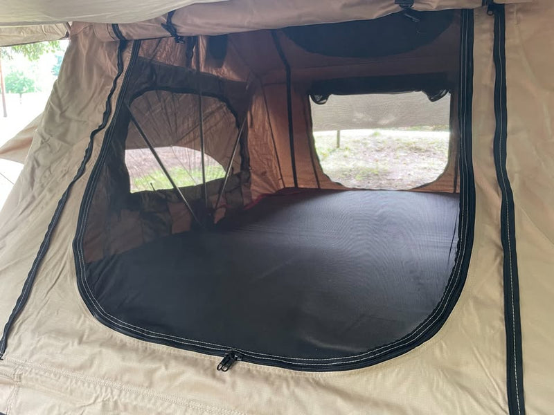 Smittybilt Rooftop Tent in Gresham, OR (photo 5) — photo 5