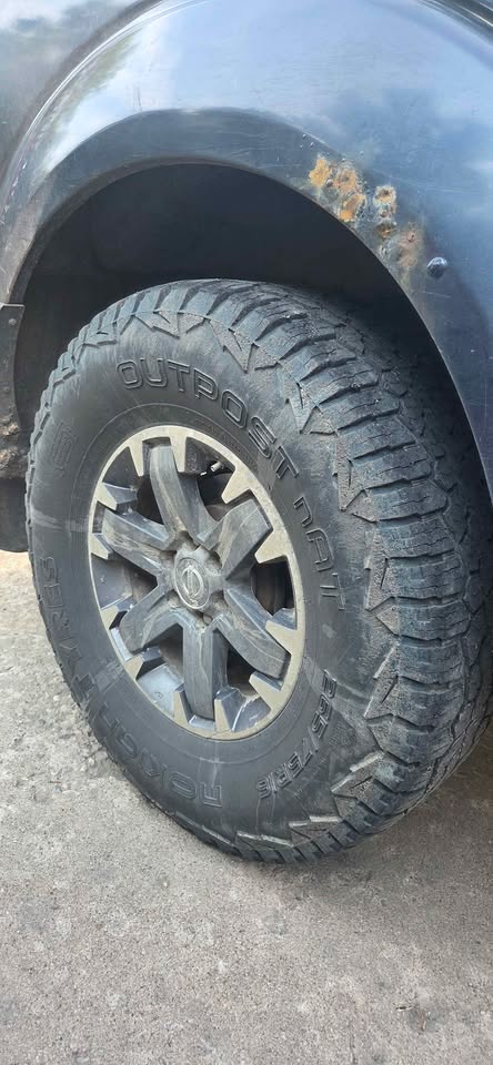 2015 nissan frontier proX in Stanley, MB (photo 3)