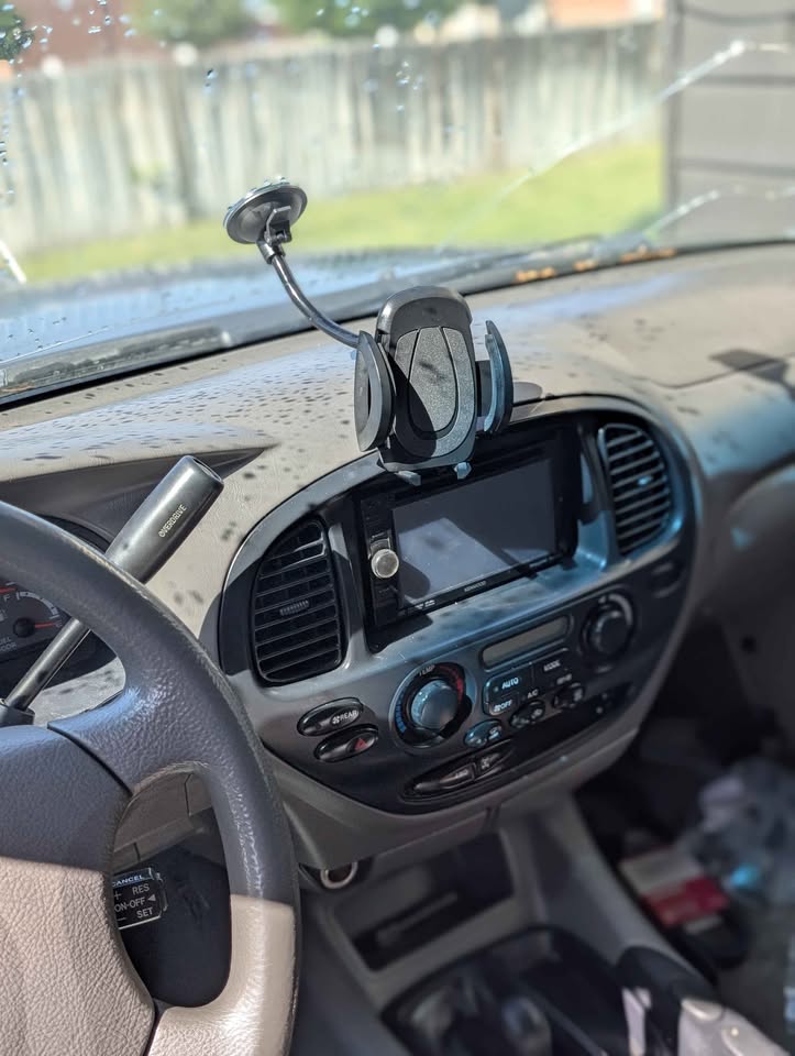 2003 Toyota Sequoia · SR5 Sport Utility 4D — photo 11