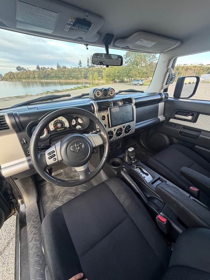 2007 Toyota FJ Cruiser in Everett, WA (photo 6) — photo 6