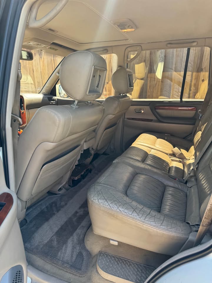 2001 Lexus LX · LX 470 Sport Utility 4D in West Sacramento, CA (photo 6) — photo 6