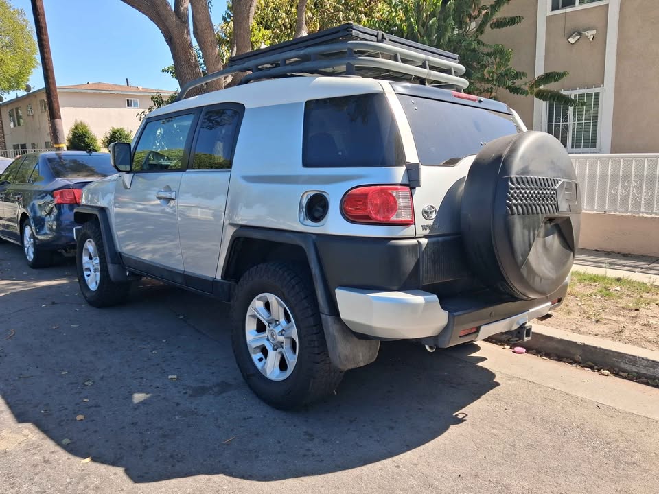 2007 Toyota FJ Cruiser · Sport Utility 2D in Downey, CA (photo 6) — photo 6