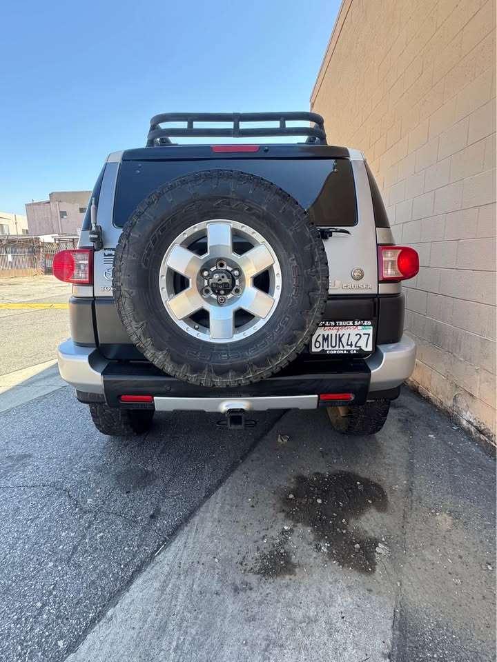 2010 Toyota FJ Cruiser · 4 Door wagon/Sport Utility in Bell Gardens, CA (photo 6) — photo 6