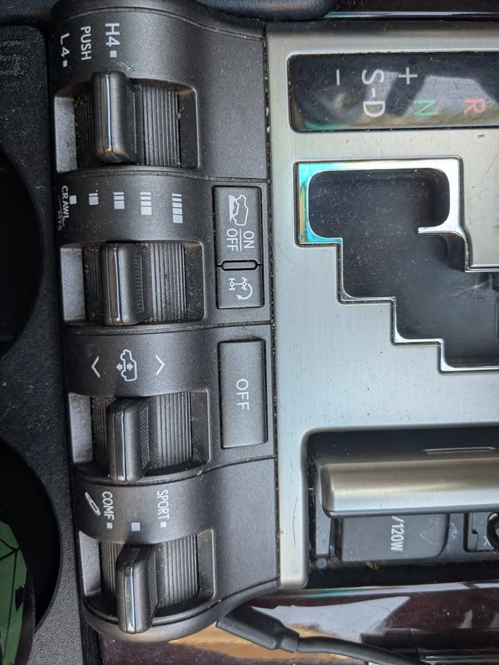 2013 Lexus LX · LX 570 Sport Utility 4D in Newbury Park, CA (photo 6) — photo 6