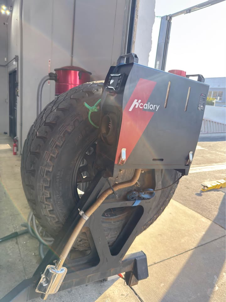2005 Lexus GX · GX 470 Sport Utility 4D in North Hollywood, CA (photo 6) — photo 6