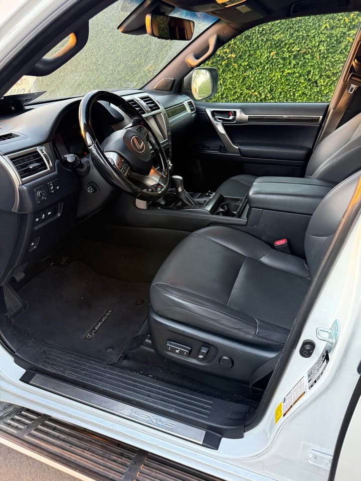 2020 Lexus GX · GX 460 Luxury Sport Utility 4D in Los Angeles, CA (photo 6) — photo 6