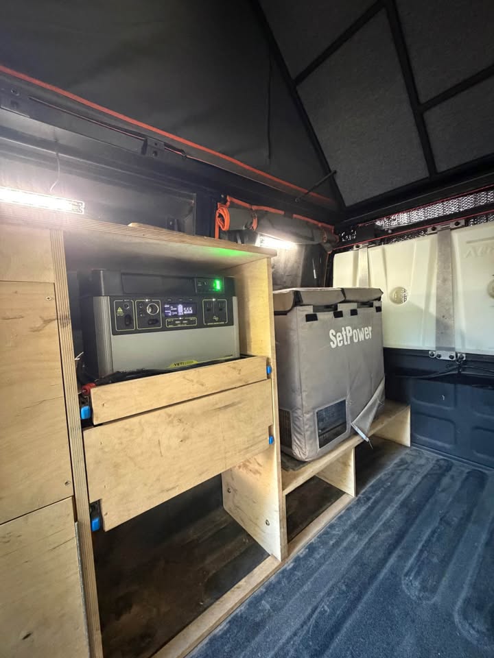 AluCab Canopy Camper in Lebanon, OR (photo 6) — photo 6