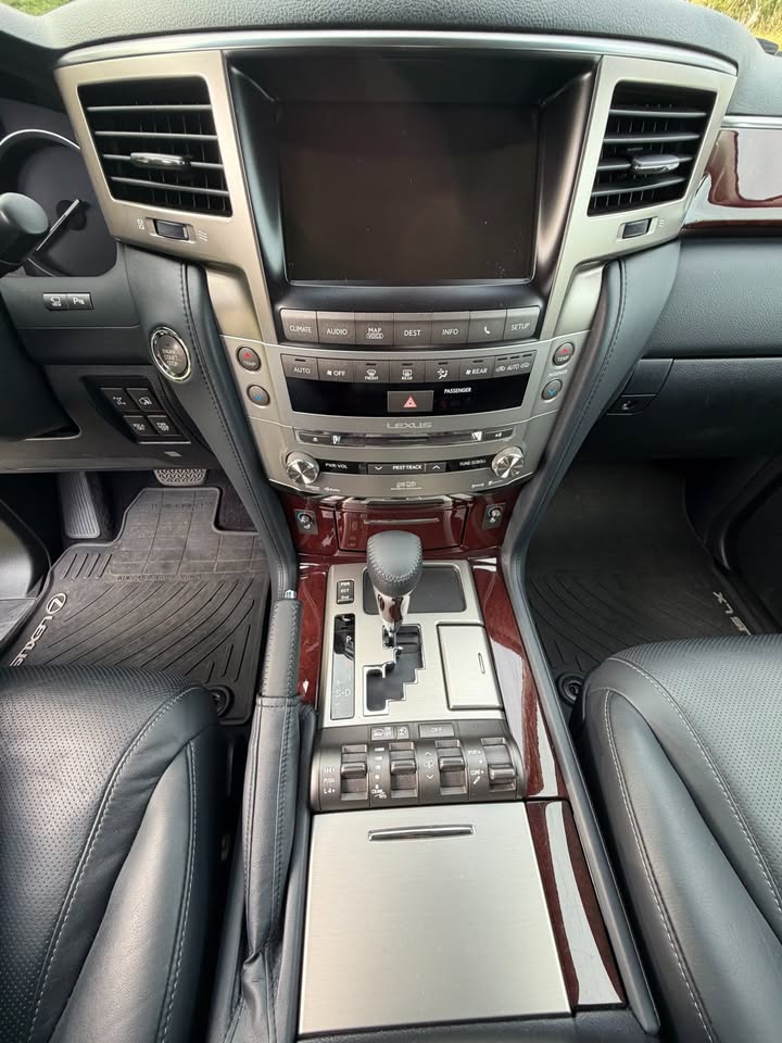 2015 Lexus LX in Chimacum, WA (photo 6) — photo 6