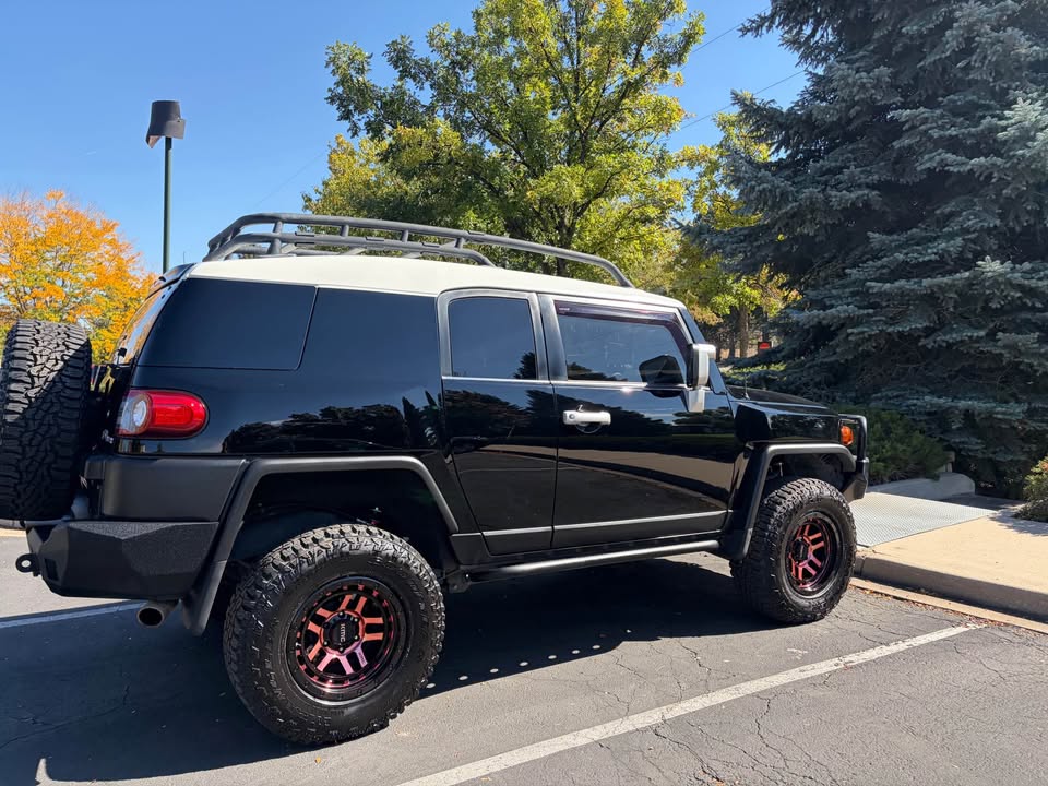 2013 Toyota FJ Cruiser · Sport Utility 2D in Fort Collins, CO (photo 6) — photo 6