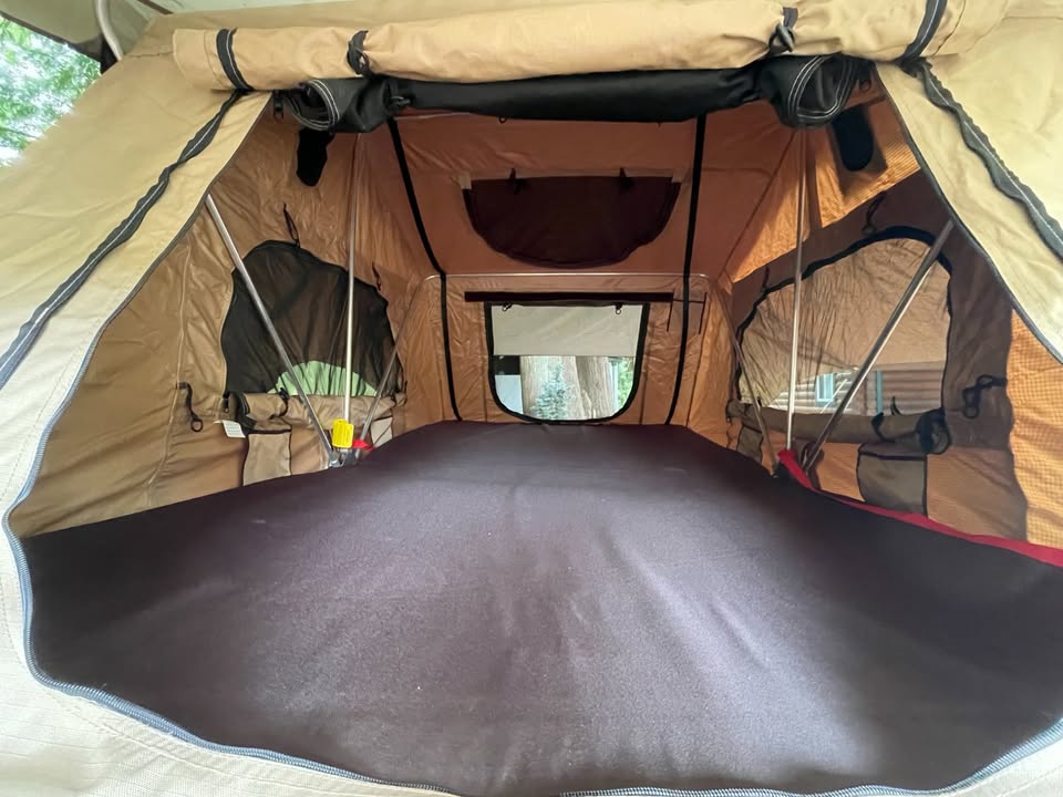Smittybilt Rooftop Tent in Gresham, OR (photo 6) — photo 6