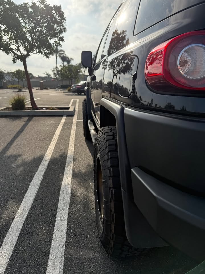 2012 Toyota FJ Cruiser 4WD in Huntington Beach, CA (photo 6) — photo 6