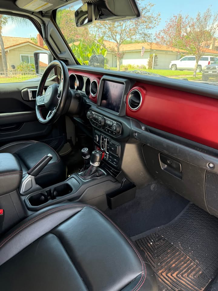 2020 Jeep Gladiator · Rubicon Pickup 4D 5 ft in Rancho Cucamonga, CA (photo 6) — photo 6