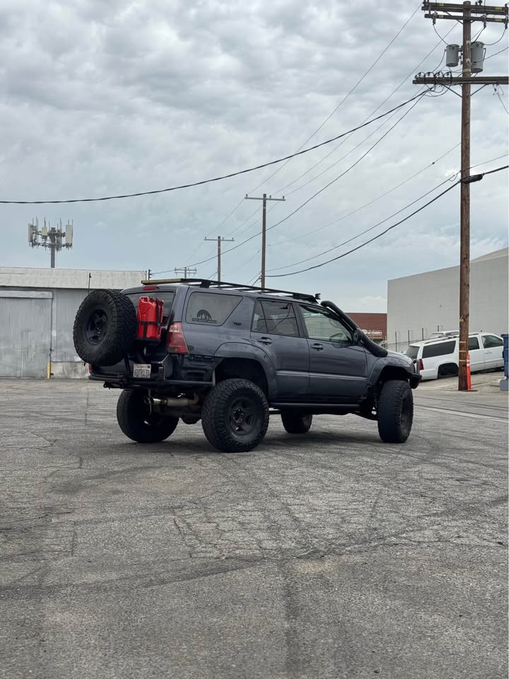 2004 Toyota 4Runner in Burbank, CA (photo 6) — photo 6