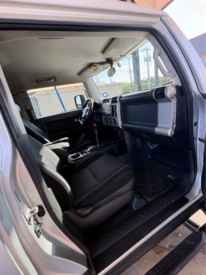 2007 Toyota FJ Cruiser · Sport Utility 2D in San Antonio, TX (photo 6) — photo 6