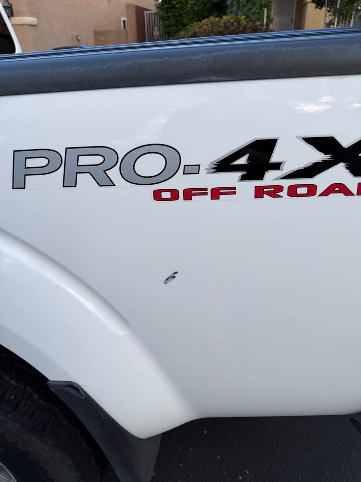 2011 Nissan Frontier Crew Cab · PRO-4X Pickup 4D 5 ft in Henderson, NV (photo 6) — photo 6