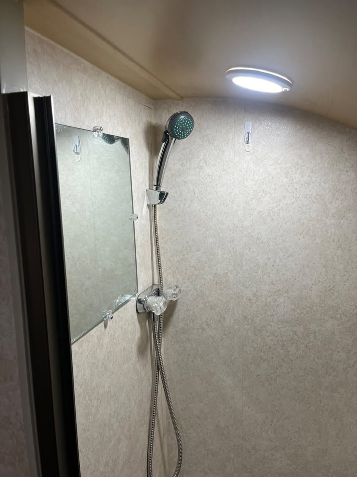 2014 T@b 320S - Pristine condition, solar, & Unused Plumbing in Denver, CO (photo 6) — photo 6