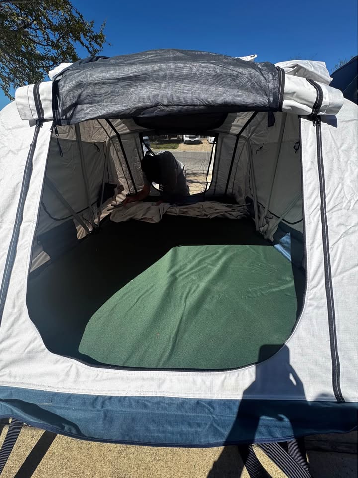 BRAND NEW Thule Tepui Low-Pro 2 Rooftop Tent + Thule Overcast Awning Combo - Never Used in Kyle, TX (photo 6) — photo 6