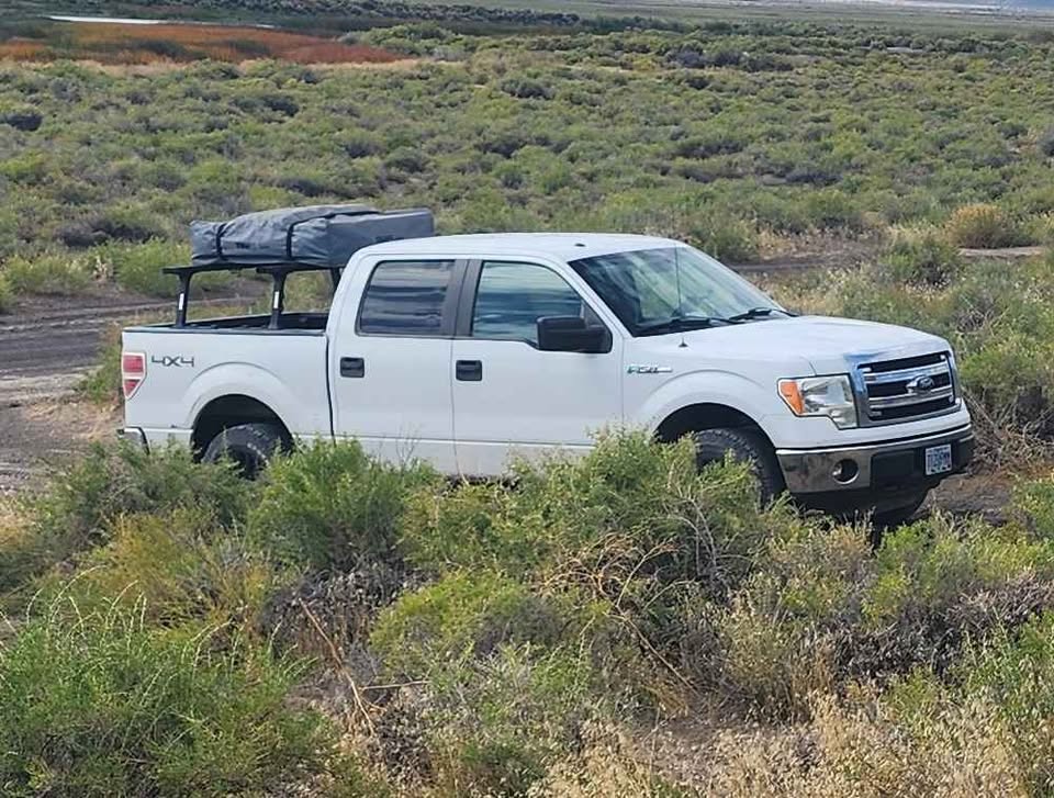 Thule Tepui Rooftop Tent w/ Thule bed rack in Klamath Falls, OR (photo 6) — photo 6