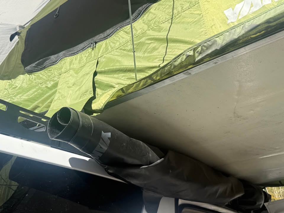 Yakima skyrise medium rooftop tent in Camano Island, WA (photo 6) — photo 6
