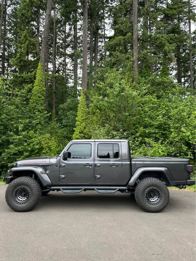 2020 Jeep Gladiator · Overland Pickup 4D 5 ft — photo 2
