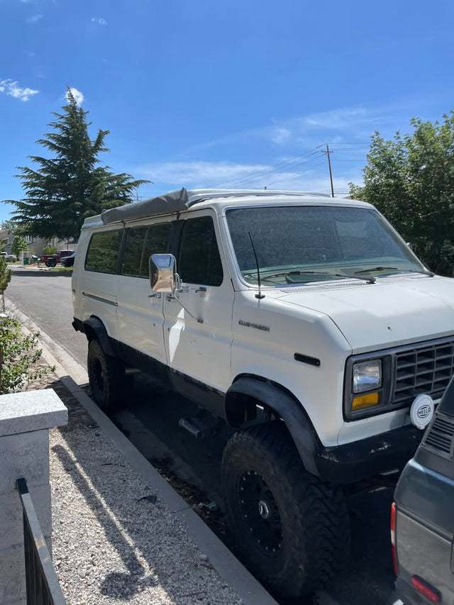 1984 Ford Econoline E350 Super Duty Passenger · Extended Van — photo 3