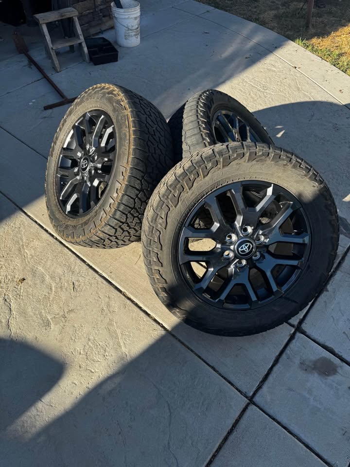 Toyota Tundra Platinum Wheel Set in Escalon, CA (photo 4) — photo 4