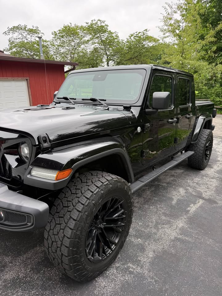 2020 Jeep Gladiator · Overland Pickup 4D 5 ft in Colona, IL (photo 4) — photo 4