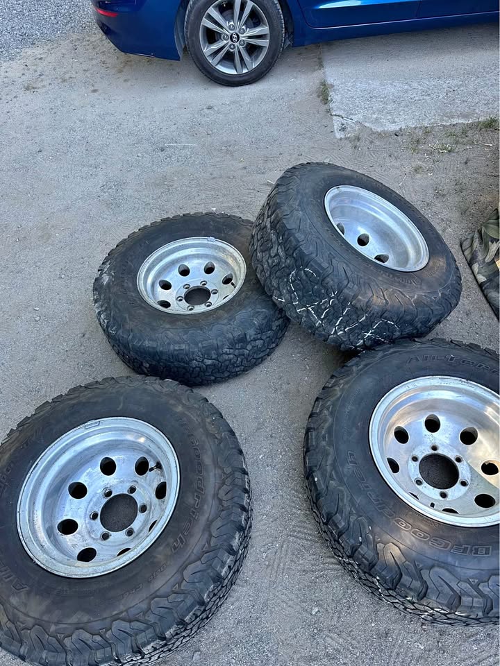 4 Alloy Truck rims in Reno, NV (photo 1)