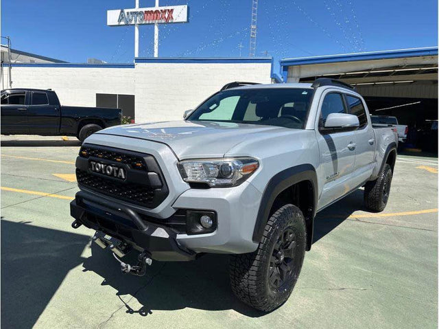 2018 Toyota Tacoma Double Cab · TRD Off-Road Pickup 4D 6 ft — photo 2