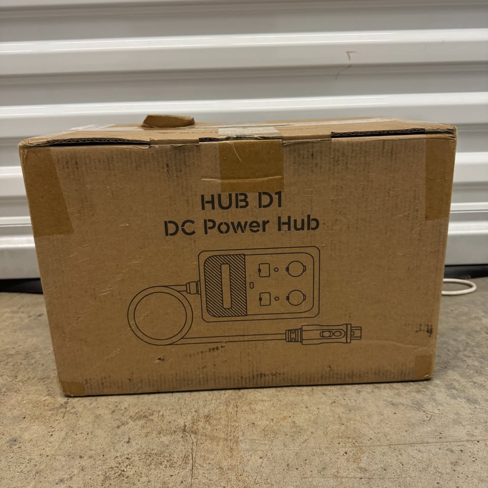BLUETTI Hub D1 DC Power Hub 700W Max Output for Apex 300 Power Station for RV in Seattle, WA (photo 5) — photo 5
