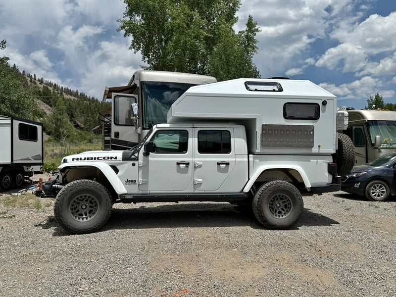 2020 Jeep Jeep Gladiator with 2025 Aterra Topper in San Diego, CA (photo 1) — photo 1