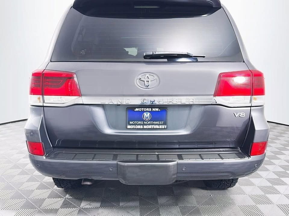 2016 Toyota land cruiser v8 in Tacoma, WA (photo 6) — photo 6