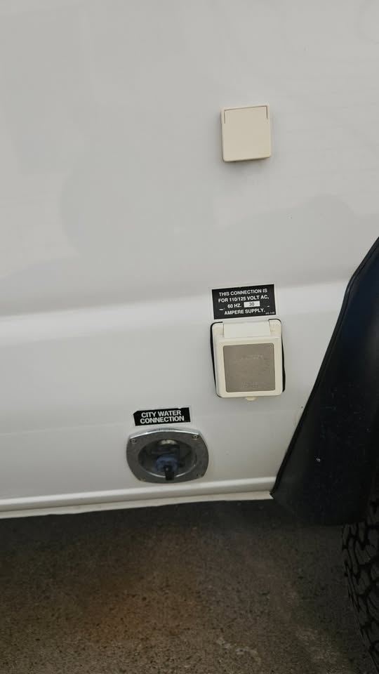 1999 Sportsmobile 4x4 BEACH READY! Ford E-350 in Placerville, CA (photo 12) — photo 12