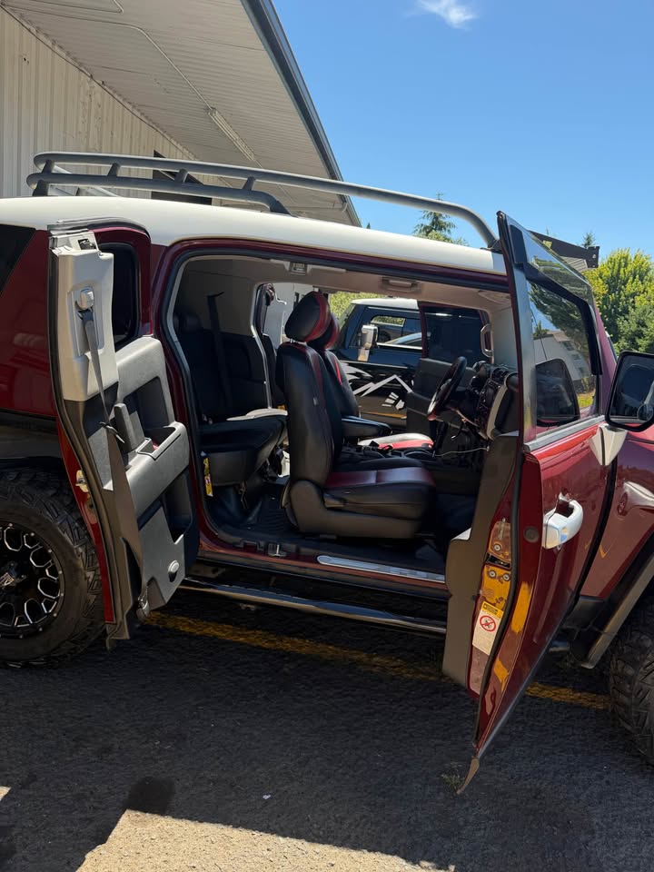 2008 Toyota FJ Cruiser in Beaverton, OR (photo 5) — photo 5