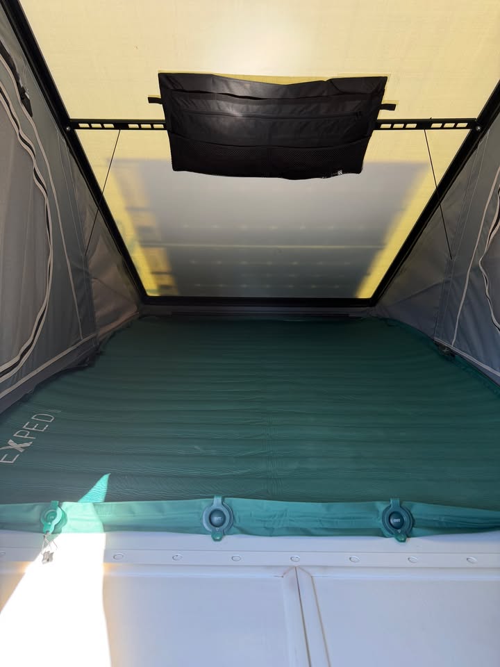 Super Pacific X1 Camper for Long Bed 6' Tacoma in Vancouver, WA (photo 7) — photo 7