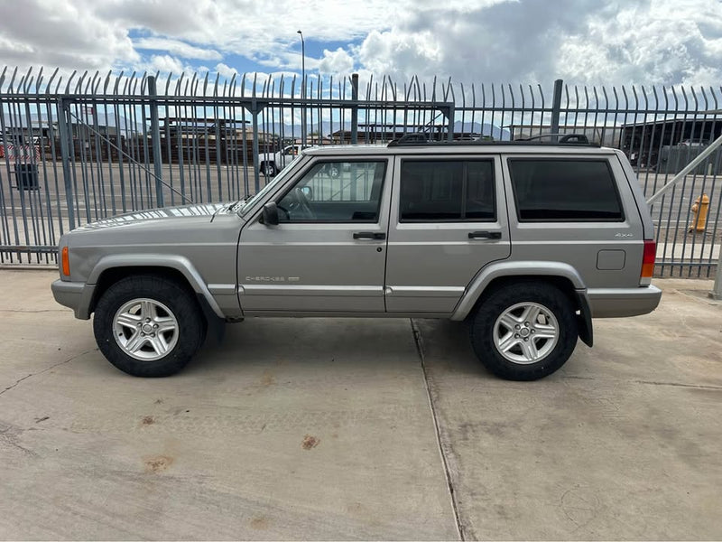 2000 Jeep Cherokee · Limited Sport Utility 4D in Phoenix, AZ (photo 7) — photo 7