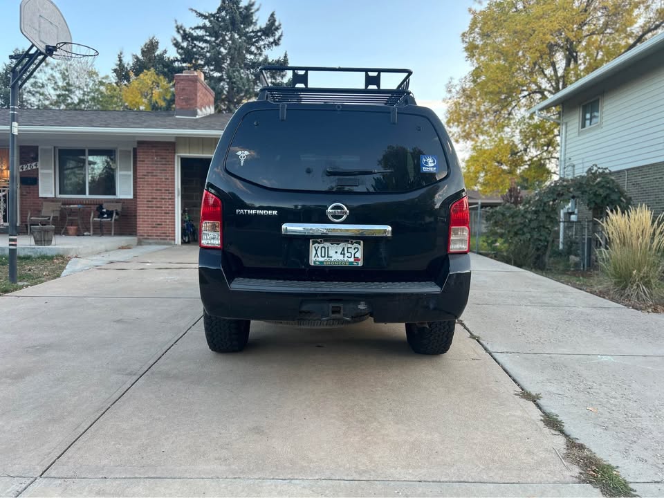 2011 Nissan Pathfinder · S Sport Utility 4D in Denver, CO (photo 7) — photo 7