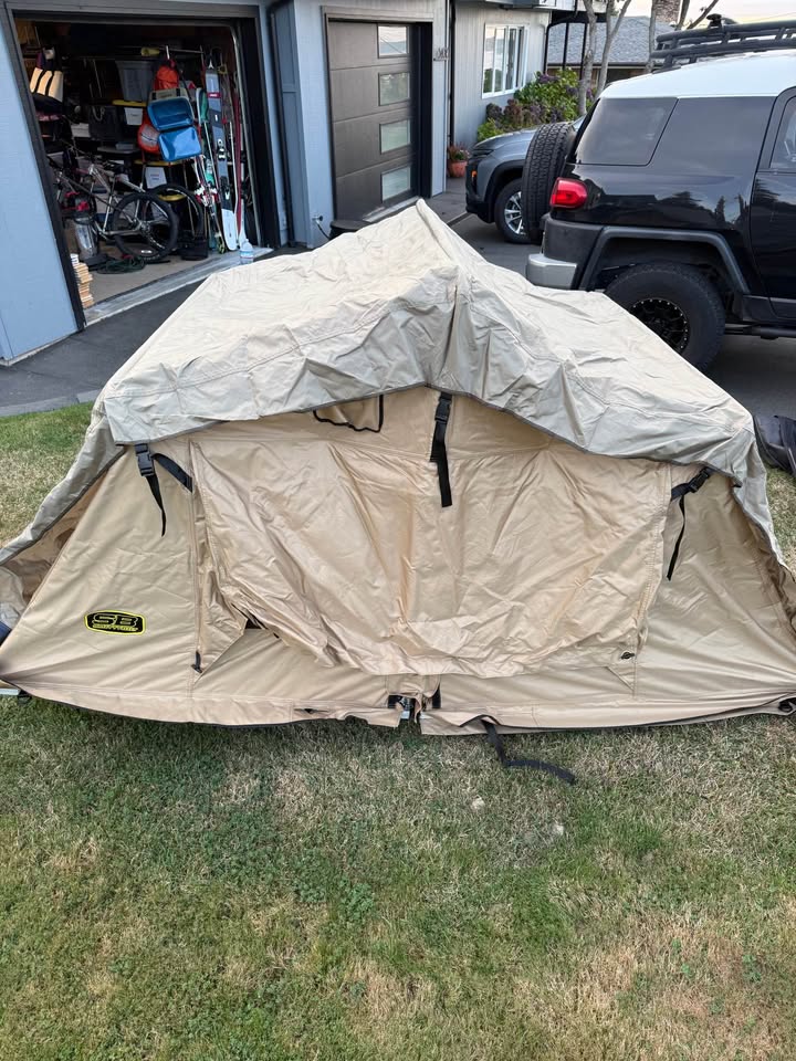 Smittybilt overlander roof top tent gen 1 in Mukilteo, WA (photo 7) — photo 7